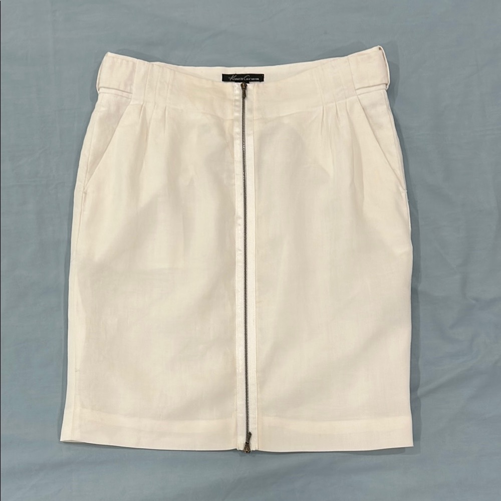 NWT Kenneth Cole size 6 White Zippered Skirt